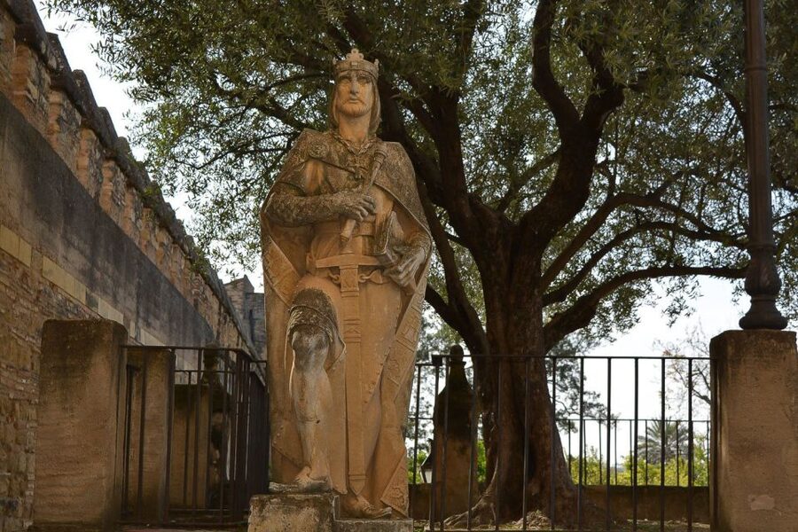 Cordóba: Gardens & Fortress of Catholic Monarchs Guided Tour - How to make the most of your hour