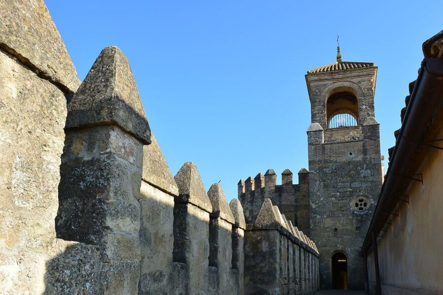 Cordóba: Gardens & Fortress of Catholic Monarchs Guided Tour - Meeting at Avenida del Alcázar