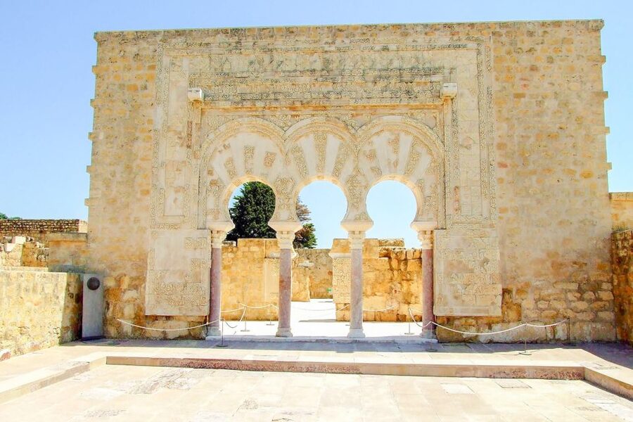 Córdoba: Guided Tour of Azahara Medina - What the bus option adds