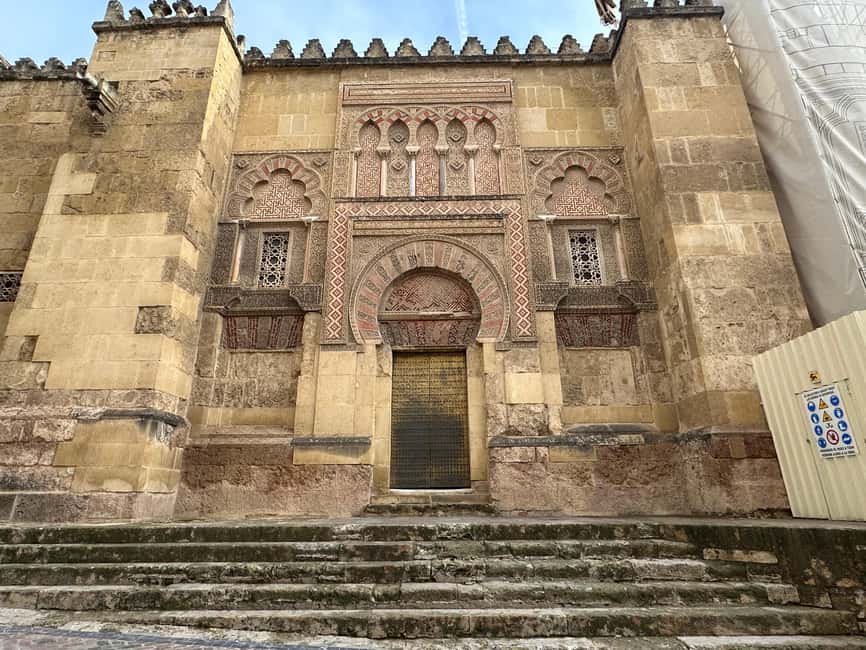 CORDOBA: GUIDED TOUR OF THE MOSQUE-CATHEDRAL OF CORDOBA WITHOUT QUEUES SPANISH - Where the cathedral rises inside the mosque