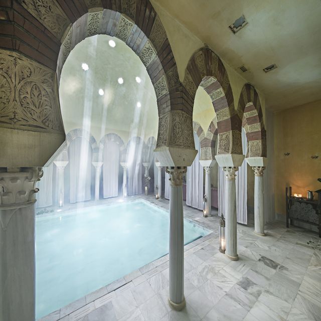 Córdoba: Hammam Al Ándalus Entry Ticket w/Optional Massage - What the atmosphere is really like