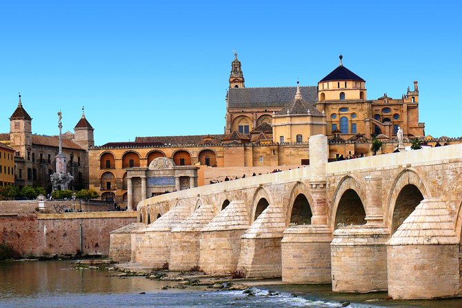 Cordoba Highlights: Guided Day Tour from Seville - La Judería, Córdoba’s narrow old quarter