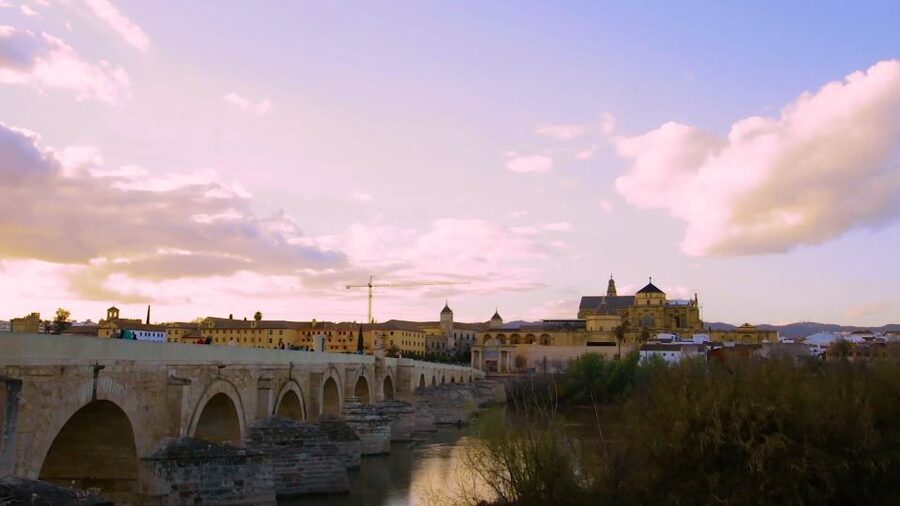 Cordoba: Historical Monuments of Cordoba City Walking Tour - Key points at a glance
