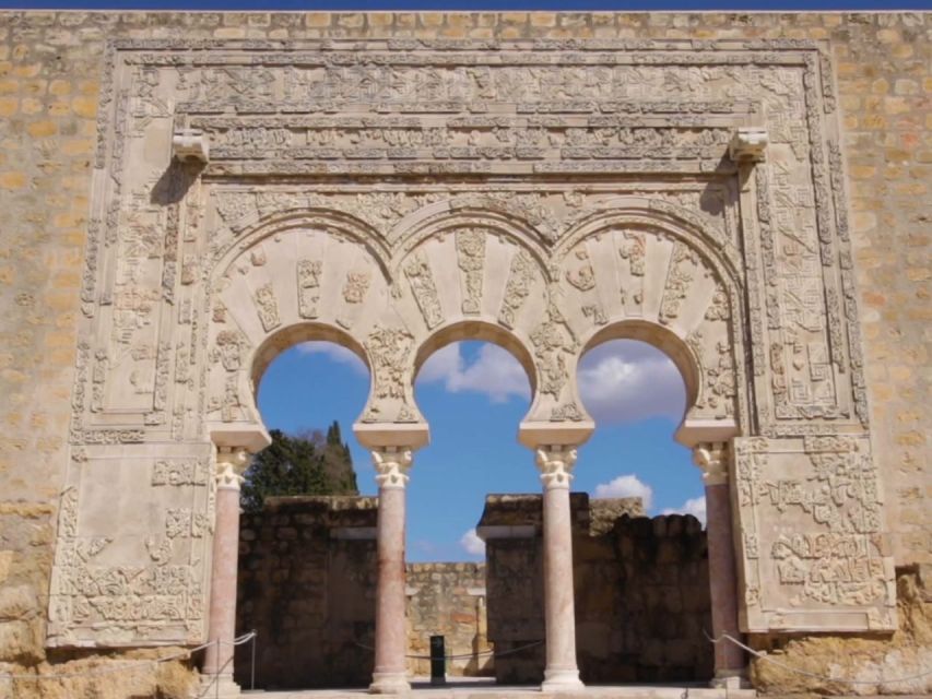 Cordoba: Medina Azahara Guided Tour without transport - Language, group size, and the guide system