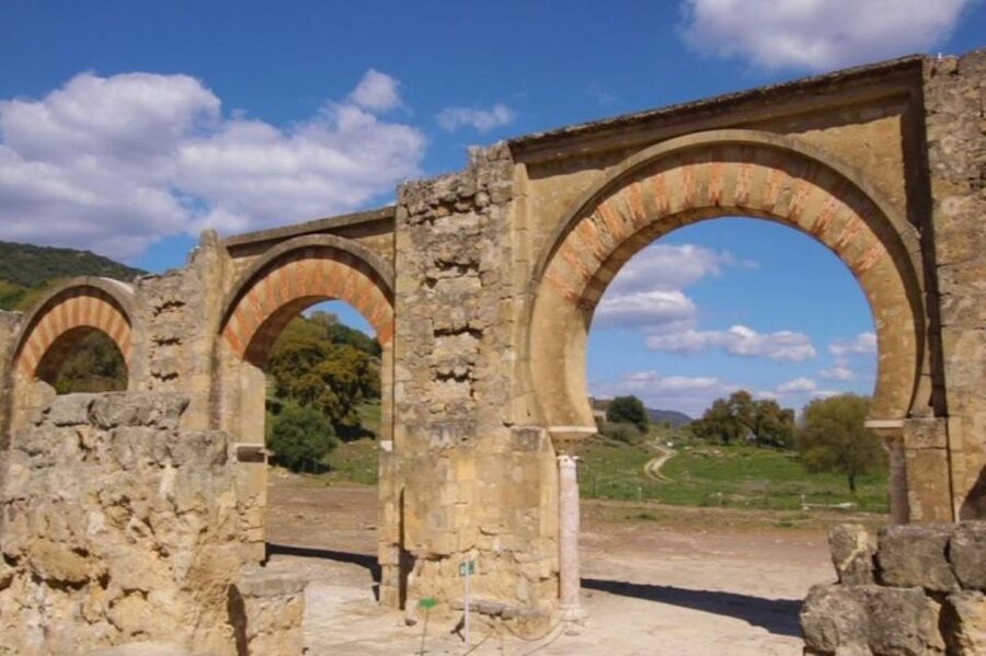 Cordoba: Medina Azahara Guided Tour without transport - Reaching the reception and finding your guide