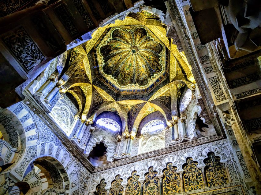 Córdoba: Mosque-Cathedral & Alcazar Guided Tour - The Alcazar of the Christian Monarchs, gardens first