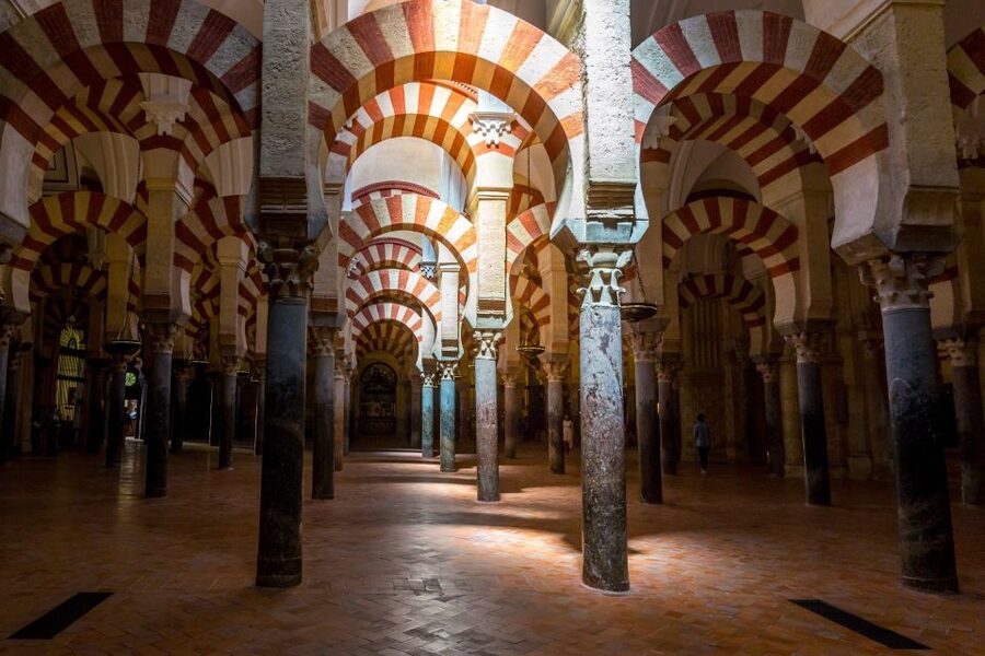 Córdoba: Mosque-Cathedral & Alcazar Guided Tour - What happens if the Alcazar is closed