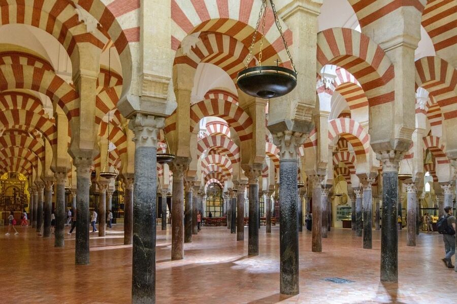 Córdoba: Mosque-Cathedral and Alcazar Tour - Walking on to the Alcázar of the Catholic Monarchs