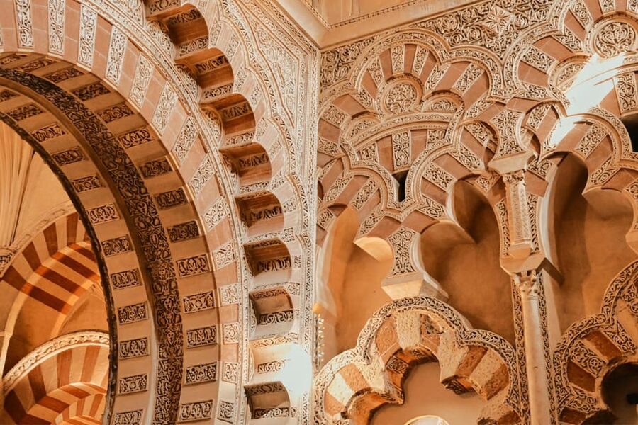Cordoba: Mosque-Cathedral and Jewish Quarter Guided Tour - Starting at Plaza del Triunfo