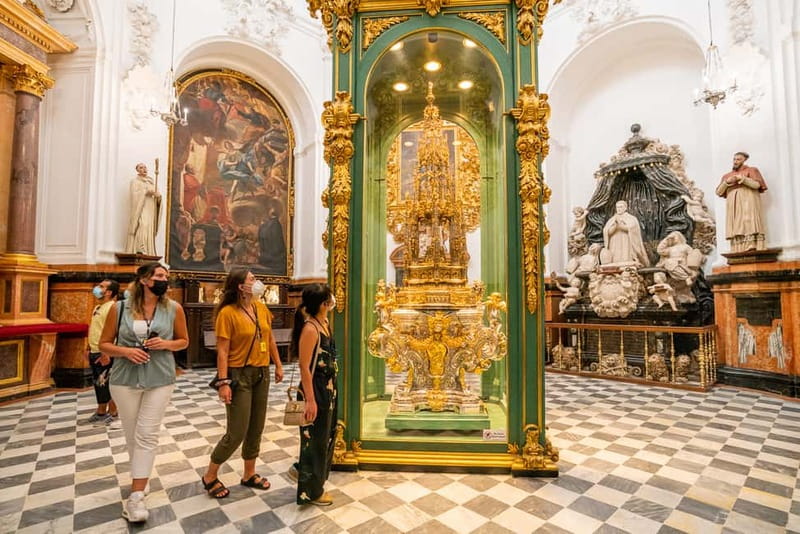 Córdoba: Mosque, Jewish Quarter & Tour with Ticket - How the $34 price compares with the experience