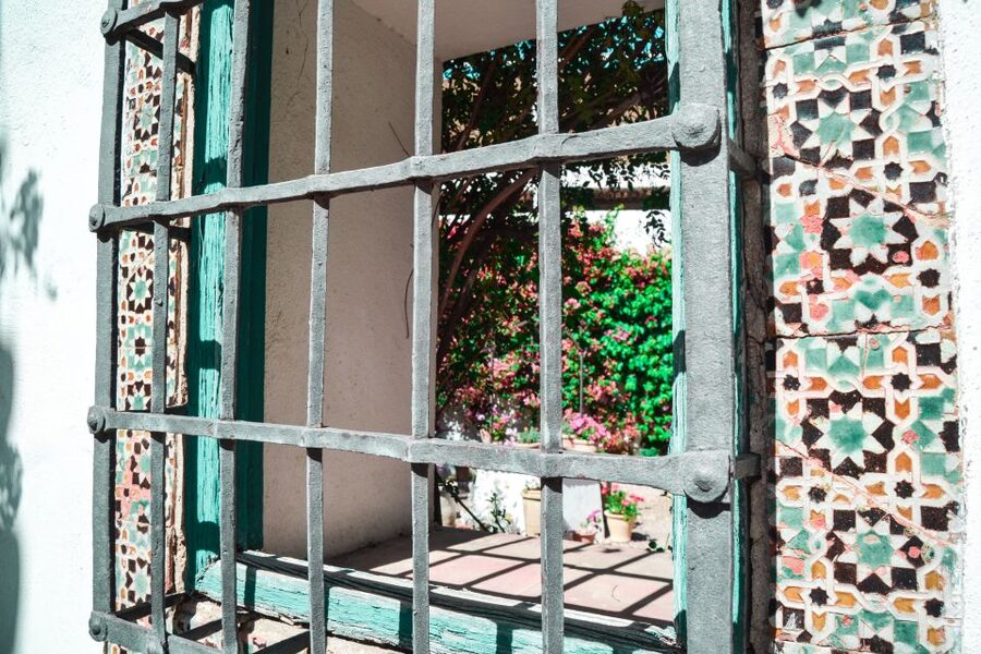 Cordoba: Patios and Viana Palace Tour - What the Guides Add to the Visit