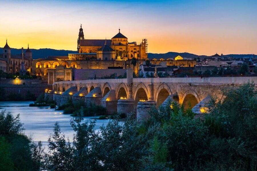 Córdoba: Private Mosque-Cathedral and City Tour - Meeting at the Bell Tower