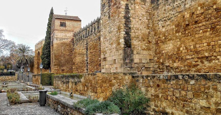 Córdoba: Private Walking Tour - Beginning in the old city