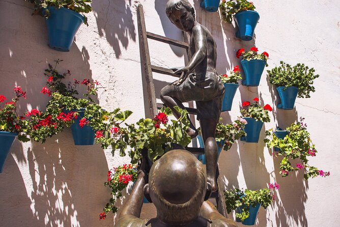 Córdoba Scavenger Hunt and City Highlights Walking Tour - San Basilio and Córdoba’s patio tradition