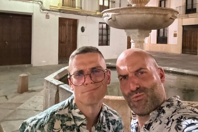 Córdoba Scavenger Hunt and City Highlights Walking Tour - Maimonides, a quieter historical pause