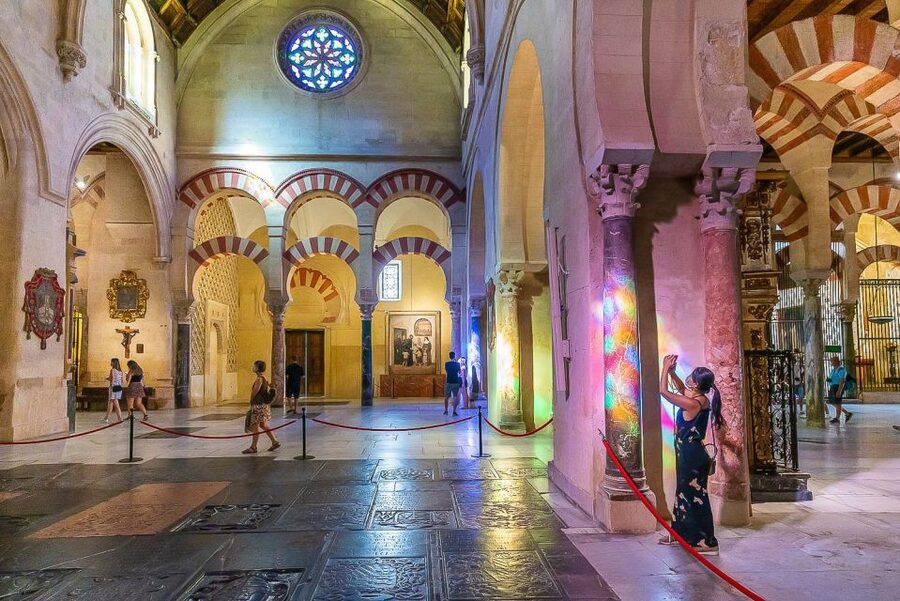Córdoba: Skip-the-Ticket-Line Mosque-Cathedral Guided Tour - Shared or private, and how the timing affects you