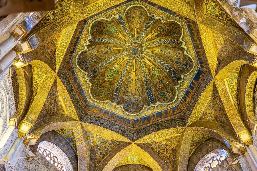 Córdoba: Skip-the-Ticket-Line Mosque-Cathedral Guided Tour - What the equipment and dress rules mean