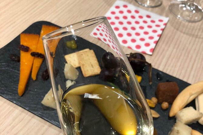 Cordoba sunset, local wine & cheese tasting - The four cheeses on the board