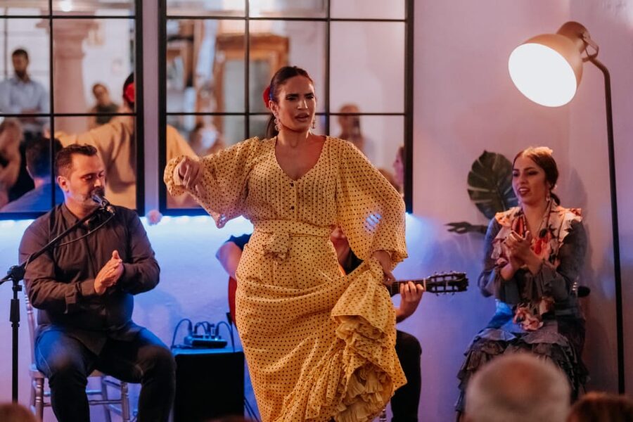 Córdoba: Tablao Flamenco at Doble de Cepa with Optional Meal - Key points to know before booking