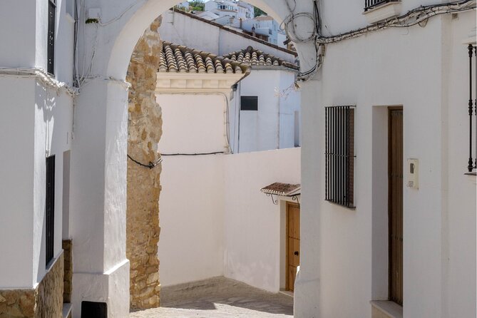 Day trip to Zahara, Setenil and Ronda from Seville - Setenil de las Bodegas: streets under the rock