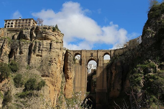 Day trip to Zahara, Setenil and Ronda from Seville - Ronda: the headline stop with limited time