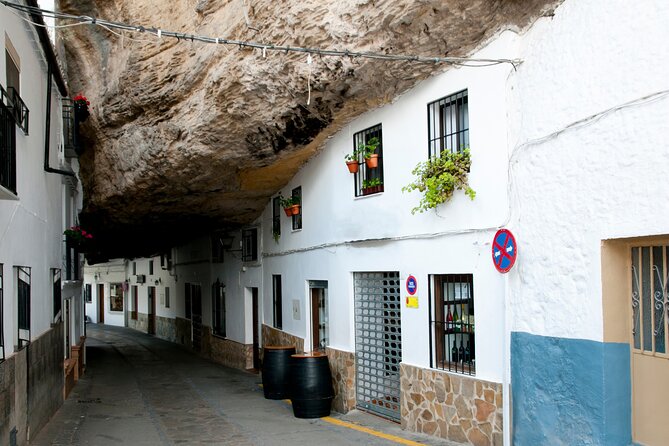 Day trip to Zahara, Setenil and Ronda from Seville - Zahara de la Sierra: a high start in the mountains
