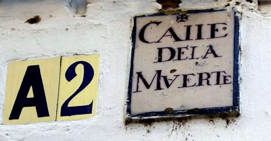 Enchanted Seville: Private Walking Tour - Why Santa Cruz works so well after sunset