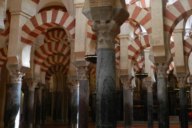 Exclusive visit to the Mosque with official guide. Small groups - Maria Font Merino’s guiding style