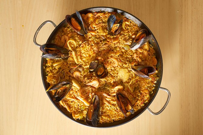 Feed the Fire Private Cooking Class & Market Tour - How much participation should you expect?