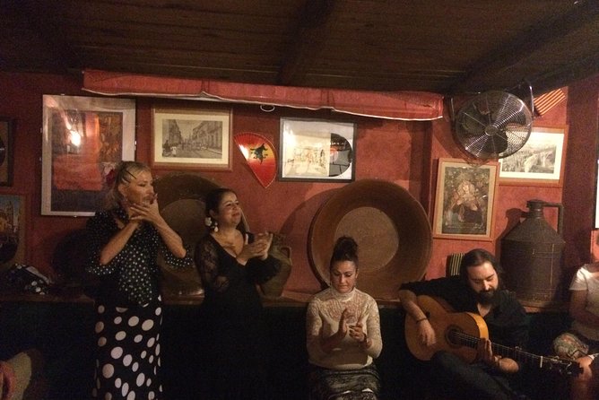 Flamenco and Tapastour with a flamenco artist - Why this Seville evening feels different