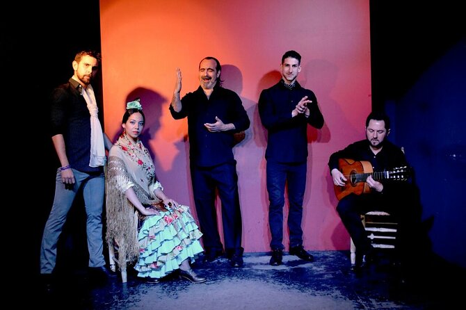 Flamenco show at the foot of the Giralda in Seville - A close look at the venue