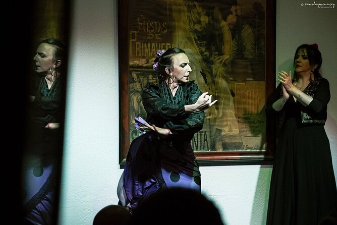 Flamenco Show in Seville - La milonga tablao - A close-up introduction to Seville flamenco