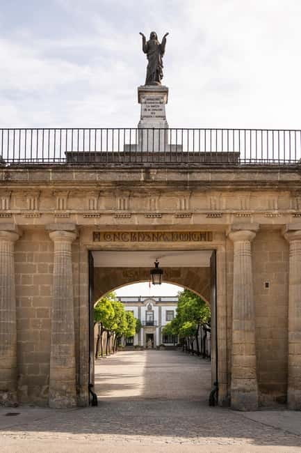 Founder Winery: TOUR GASTRO EXPERIENCE - Starting at Bodega del Molino at 2 pm