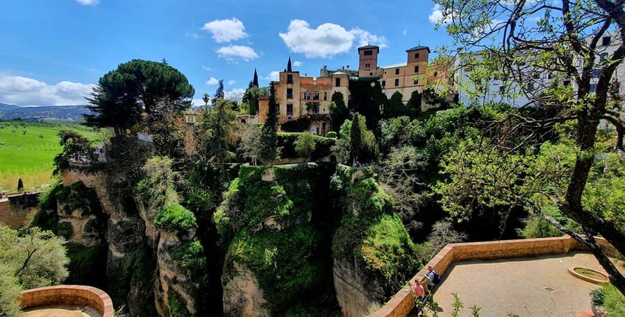 From Malaga: Ronda and Setenil Tour with Scenic Train - Four hours for independent Ronda time