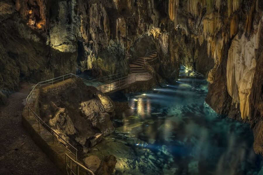 From Seville: Full-Day Aracena & Rio Tinto Mines Tour - Two hours in Aracena for lunch and exploring