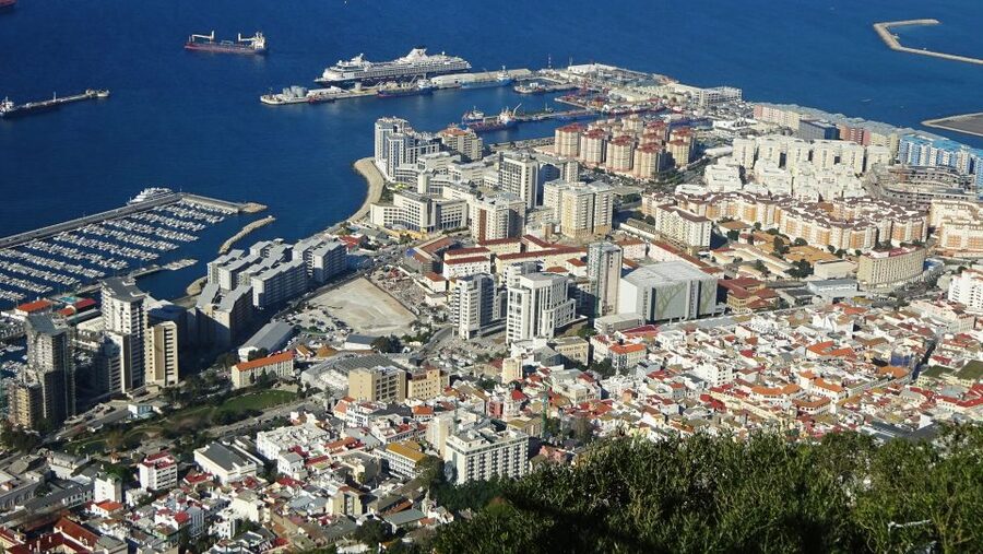 From Seville: Full-Day Trip to Gibraltar - The morning ride from Seville to the border
