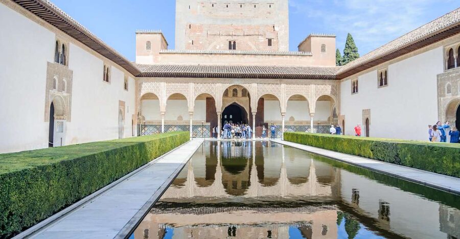 From Seville: Granada Day Trip Alhambra and Albaycin - The early coach ride from Seville