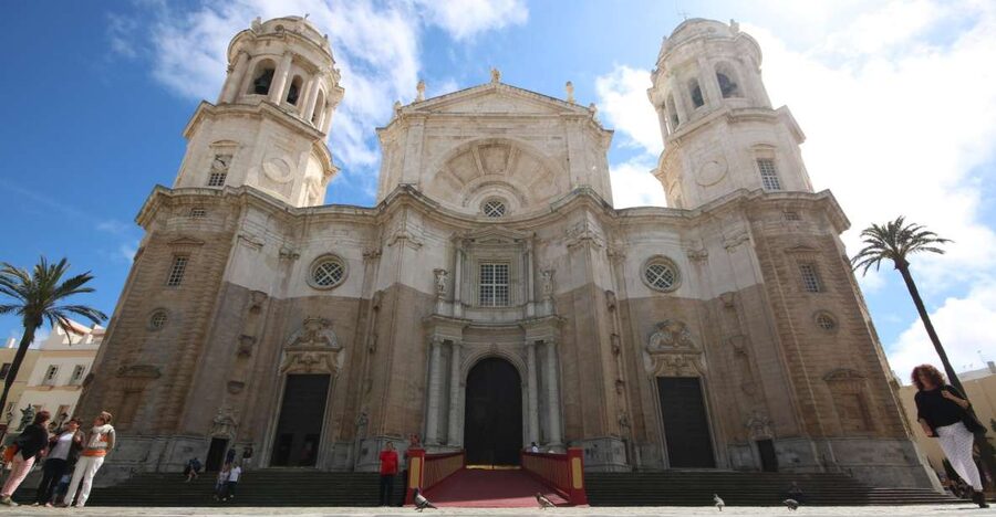 From Seville: Private Day Trip to Cádiz with Guide - Why Cádiz Makes a Good Day Trip From Seville
