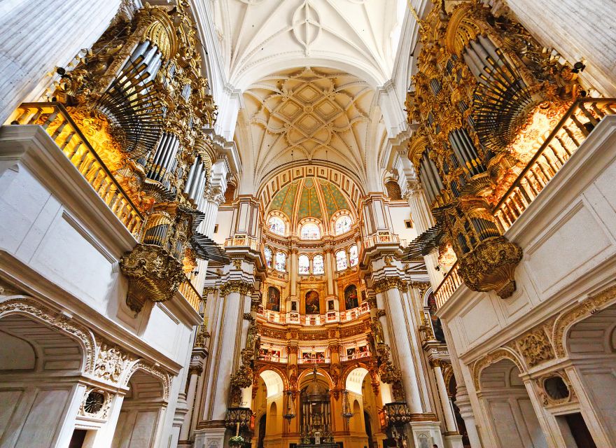 From Seville: Private Transfer to Granada and Córdoba Tour - Lunch with Córdoba flavors