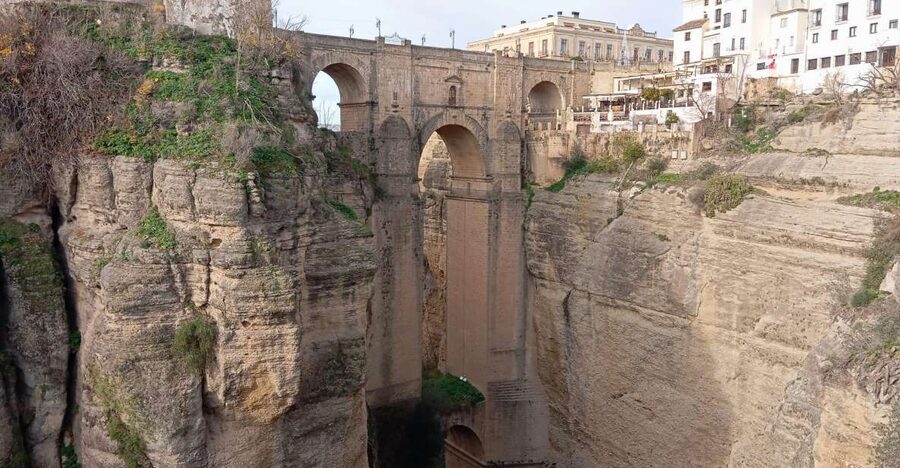 From Seville: Ronda+Setenil de las Bodegas Day Trip - Meeting the coach in central Seville