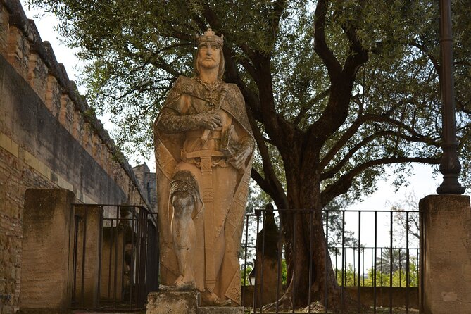 Gardens & Fortress of Catholic Kings Tickets & Tour in English - The fortress story: royal power and military purpose