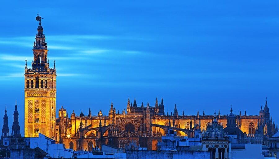 GERMAN SPEAKING E-BIKE TOUR (MOTHER TONGUE) | SEVILLE - Premium e-bikes make a long ride manageable