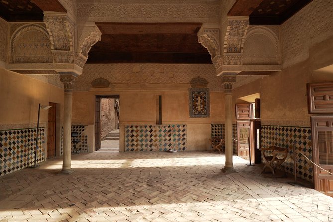 Granada Day Trip with Alhambra and Albaicin Tour from Seville - The six-hour coach journey from Seville