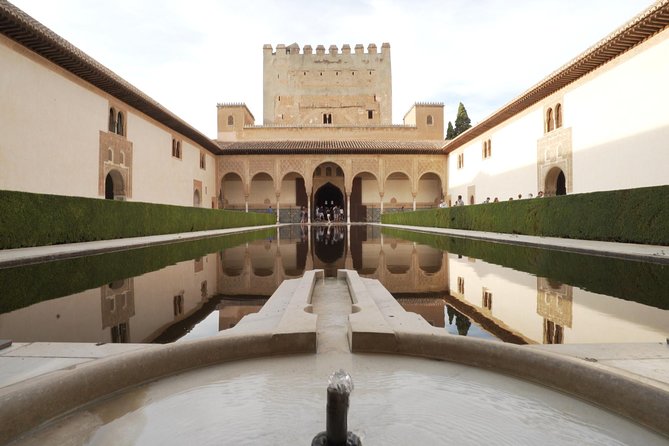 Granada Day Trip with Alhambra and Albaicin Tour from Seville - Lunch and free time in central Granada