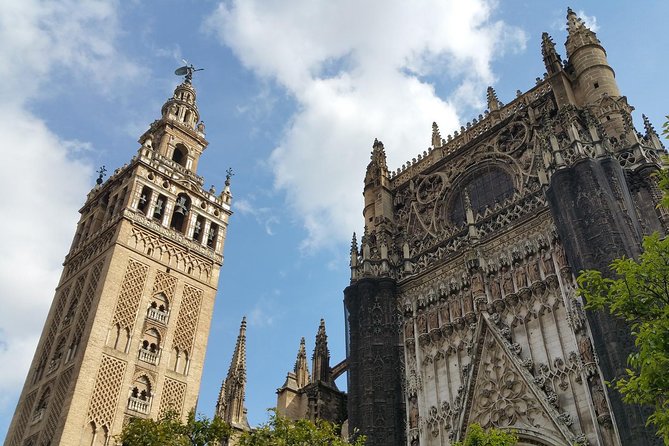 Guided Tour of Santa Cruz Jewish Quarter, Alcázar, and Cathedral - Who should book this experience?