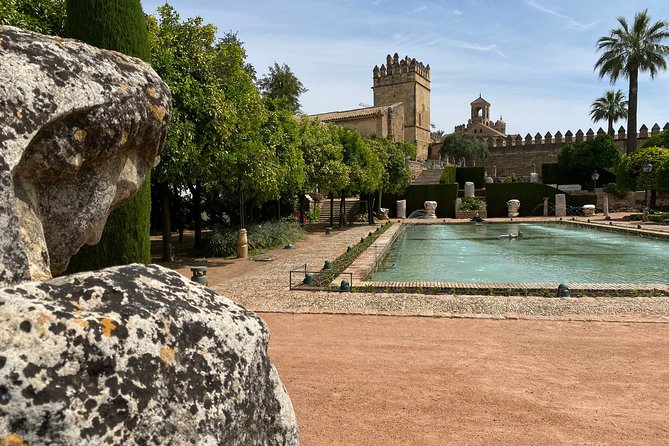 Guided tour of the Alcazar de los Reyes Cristianos in Spanish - The gardens are the visual finish
