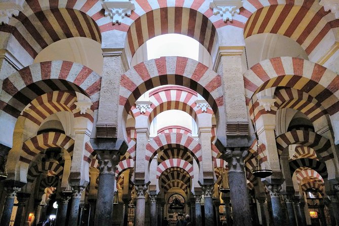 Guided tour of the Mosque-Cathedral of Cordoba in Spanish - Meeting at the Patio de los Naranjos