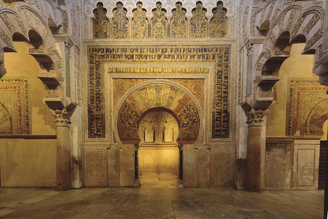 Guided tour of the Mosque with entrance included - One hour inside the Mezquita-Catedral