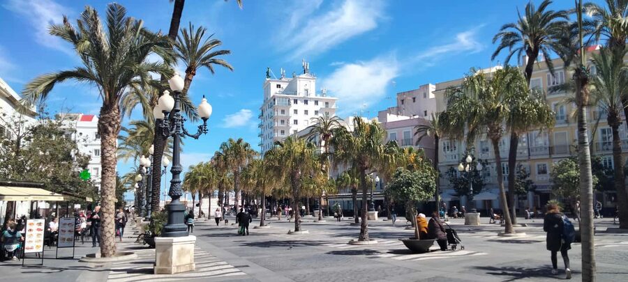 Guided visit on foot through Cádiz: stories from the hand of a local guide - The value of a $14 walking tour