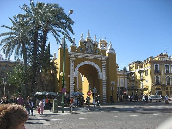 Guided walking tour to Setas, La Macarena and Dueña's Palace in Seville - Key things to know before booking